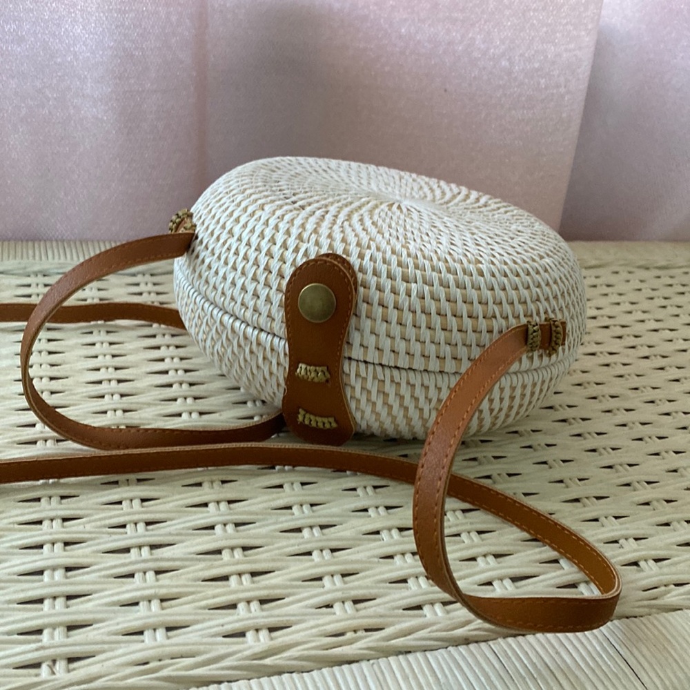 NWT Collection18 Rattan round crossbody bag
